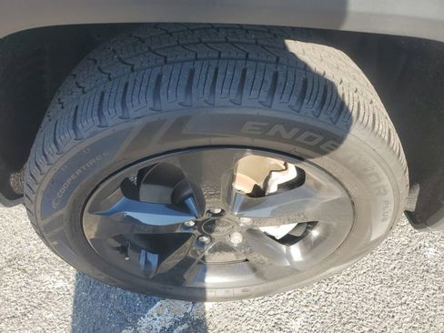 Used 2022 Jeep Grand Cherokee L Limited w/ Black Appearance Package image 11