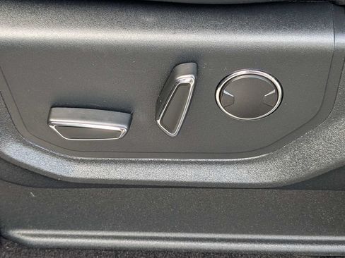 Used 2019 Ford Expedition Limited RWD image 22