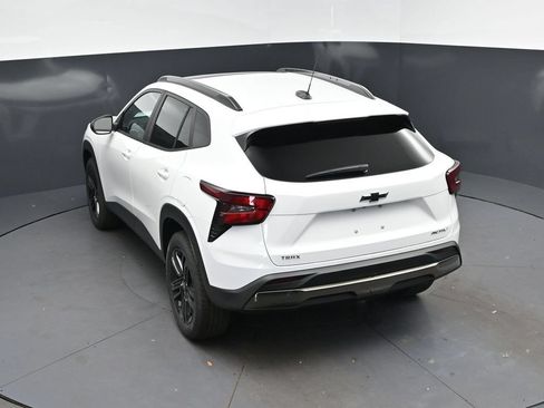 New 2026 Chevrolet Trax ACTIV w/ Sunroof Package FWD image 32