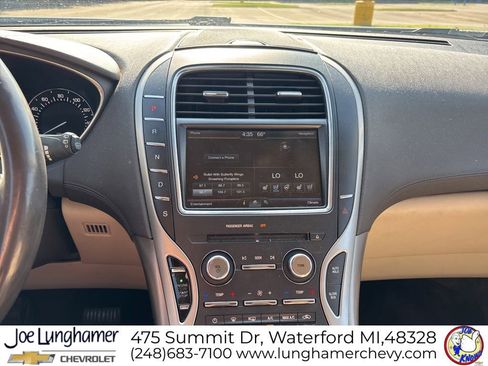 Used 2016 Lincoln MKX Reserve w/ Luxury Package FWD image 15
