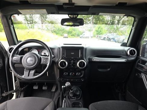Used 2014 Jeep Wrangler Unlimited Sahara AWD/4WD image 10