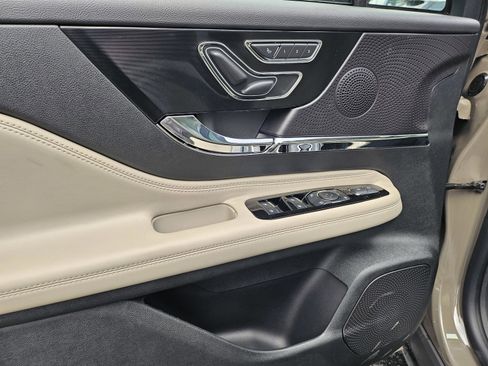 New 2026 Lincoln Corsair Reserve image 10