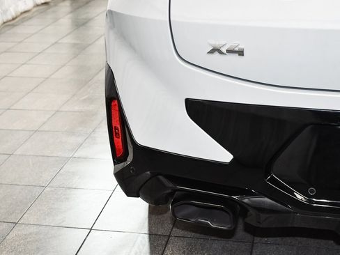 Used 2024 BMW X4 M40i w/ Premium Package image 87