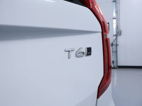 Used 2020 Volvo XC90 T6 Momentum image 11