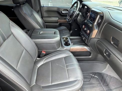 Used 2019 Chevrolet Silverado 1500 High Country w/ Technology Package AWD/4WD image 28