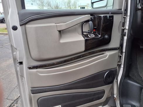 Used 2020 GMC Savana 2500 w/ Enhanced Convenience Package image 24