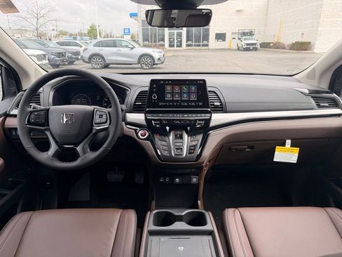 New 2026 Honda Odyssey Touring image 5