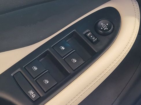 Used 2017 Buick Envision Essence image 27