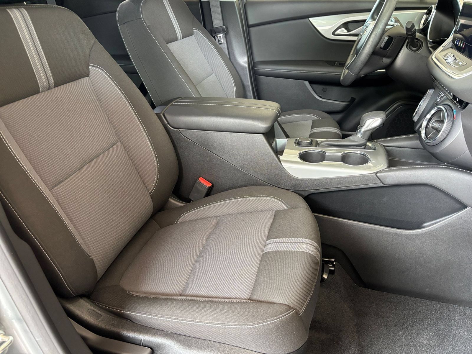 Used 2026 Chevrolet Blazer LT FWD image 37