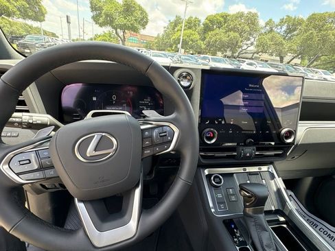 Used 2026 Lexus GX 550 w/ Cold Area Package AWD/4WD image 15
