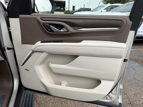 Used 2023 GMC Yukon XL Denali w/ Denali Reserve Package RWD image 18