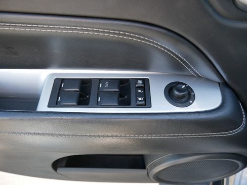 Used 2016 Jeep Compass Latitude w/ All Weather Capability Group AWD/4WD image 15