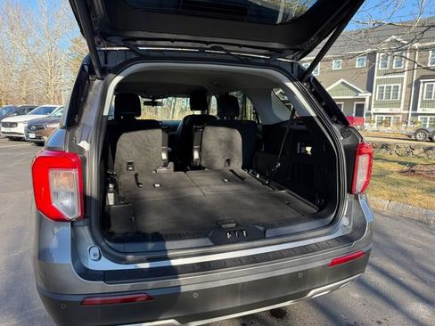 Used 2022 Ford Explorer XLT w/ Equipment Group 202A image 11