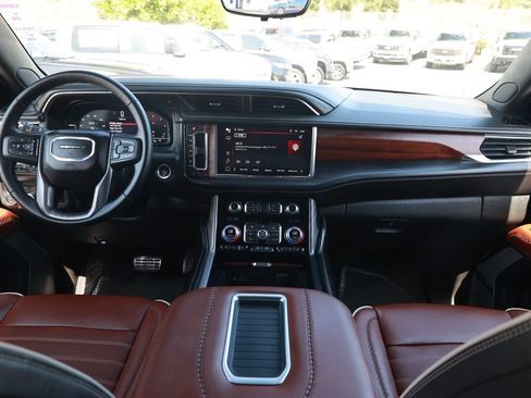 Used 2023 GMC Yukon Denali Ultimate AWD/4WD image 28