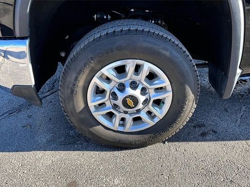 Used 2024 Chevrolet Silverado 2500 LT image 35