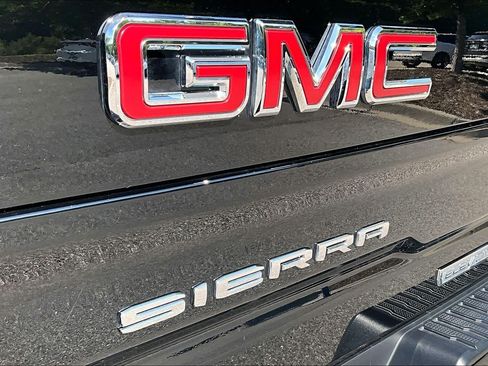 Used 2024 GMC Sierra 1500 Elevation w/ Preferred Package AWD/4WD image 9