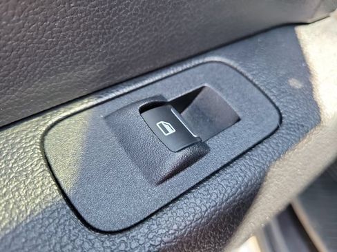 Used 2018 Ford F150 XLT w/ Equipment Group 302A Luxury AWD/4WD image 16