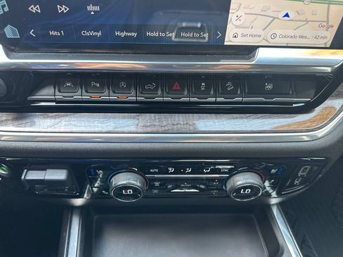 Certified 2022 Chevrolet Silverado 1500 LTZ w/ LTZ Premium Package AWD/4WD image 4