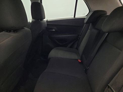 Used 2019 Chevrolet Trax LS image 18