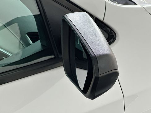 Used 2020 Chevrolet Equinox LS image 10