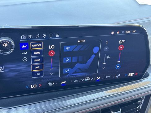 Used 2025 Chevrolet Suburban RST image 14