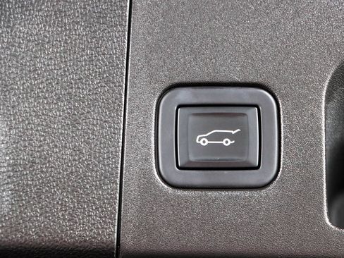 Used 2023 Cadillac XT4 Premium Luxury w/ Cold Weather Package FWD image 30