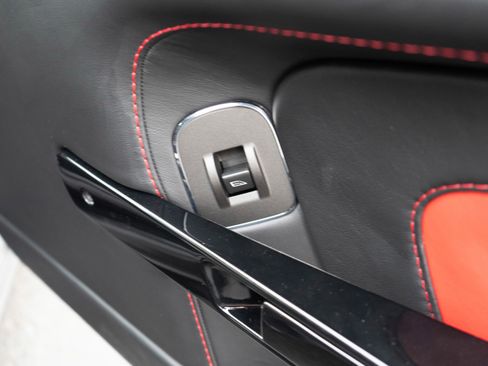 Used 2015 Aston Martin V12 Vantage S image 29