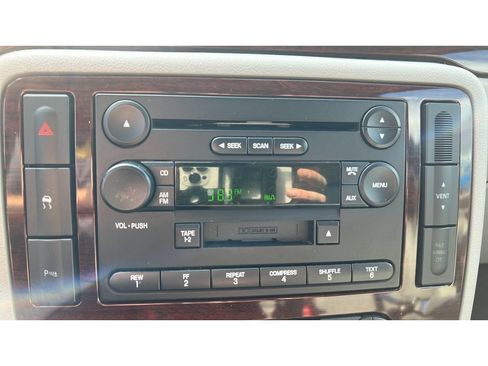 Used 2006 Ford Freestar Limited FWD image 18