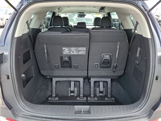 Used 2026 Kia Carnival FWD image 28