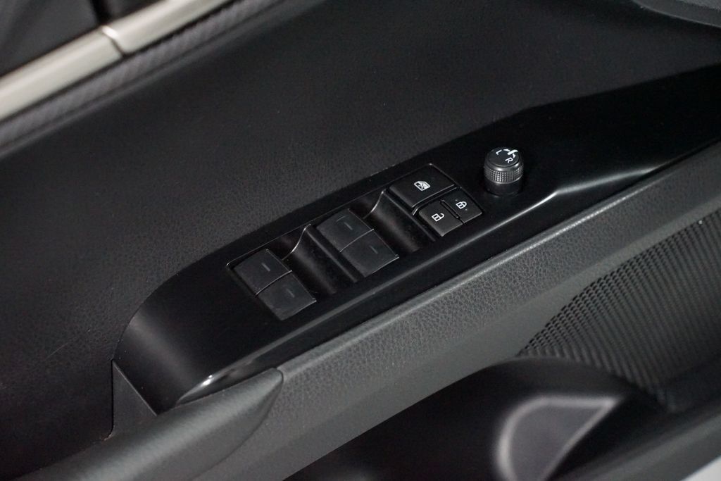 Certified 2025 Toyota Camry SE FWD image 32