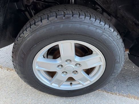 Used 2005 Jeep Grand Cherokee Laredo image 36