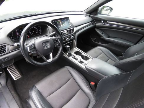 Used 2018 Honda Accord Sport image 11