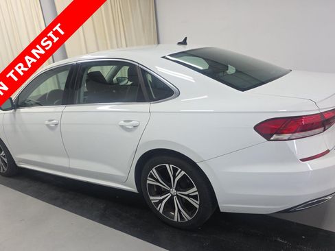 Used 2021 Volkswagen Passat 2.0T SE FWD image 5