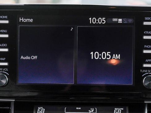 Used 2024 Toyota Sienna LE image 33