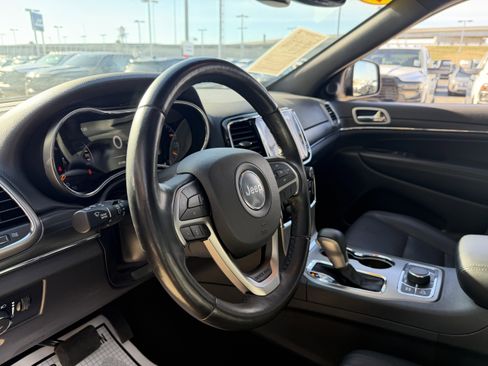 Used 2020 Jeep Grand Cherokee Limited image 34