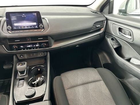 Used 2025 Nissan Rogue SV image 25