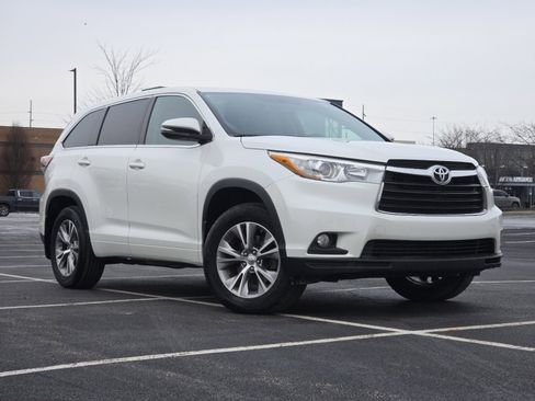 Used 2015 Toyota Highlander Plus image 2