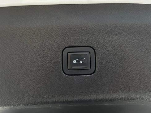 Used 2019 Buick Enclave Essence w/ Trailering Package, 5000 lbs. FWD image 18