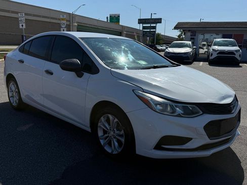 Used 2019 Chevrolet Cruze LS w/ LS Convenience Package FWD image 2