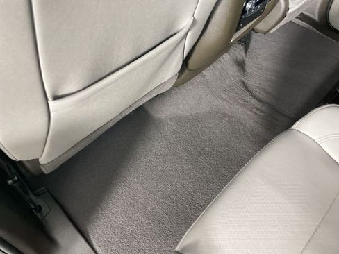 Used 2025 GMC Yukon XL Elevation image 34