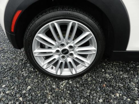 Used 2015 MINI Cooper 2-Door Hardtop w/ Cold Weather Package image 21