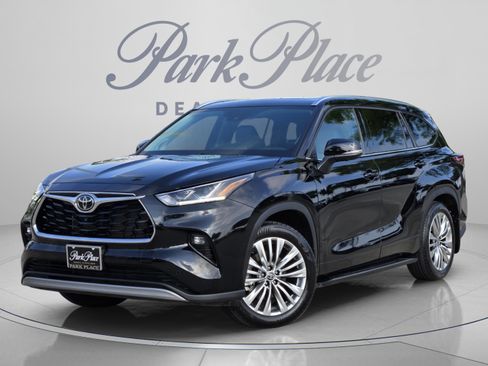 Used 2026 Toyota Highlander Platinum AWD/4WD image 1