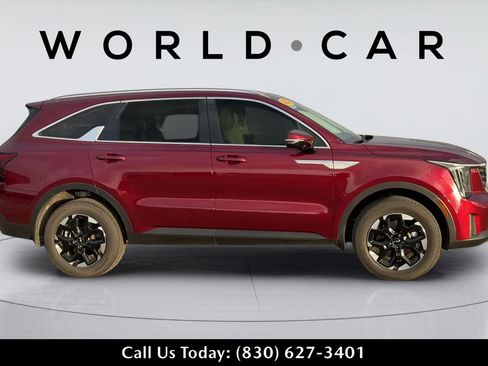 Certified 2025 Kia Sorento S AWD/4WD image 4