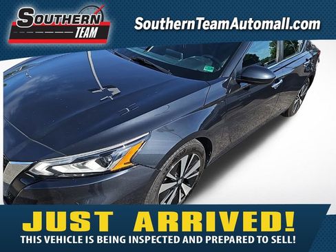 Used 2022 Nissan Altima 2.5 SV image 1