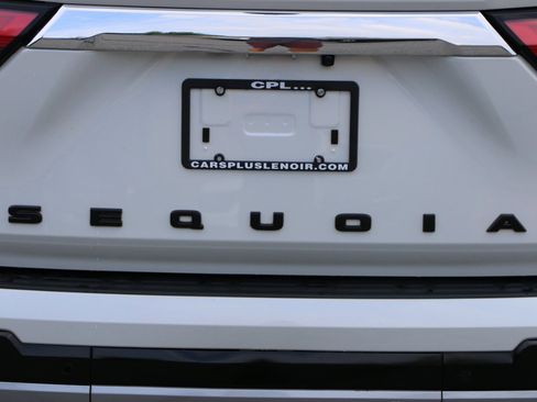 Used 2024 Toyota Sequoia Limited w/ Tow Technology Package AWD/4WD image 5
