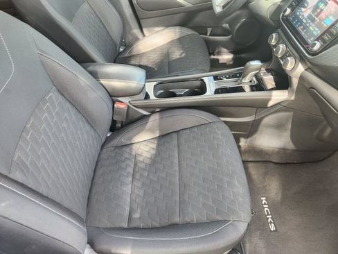 Used 2023 Nissan Kicks SV FWD image 13
