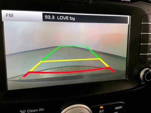 Used 2015 Kia Soul + FWD image 21