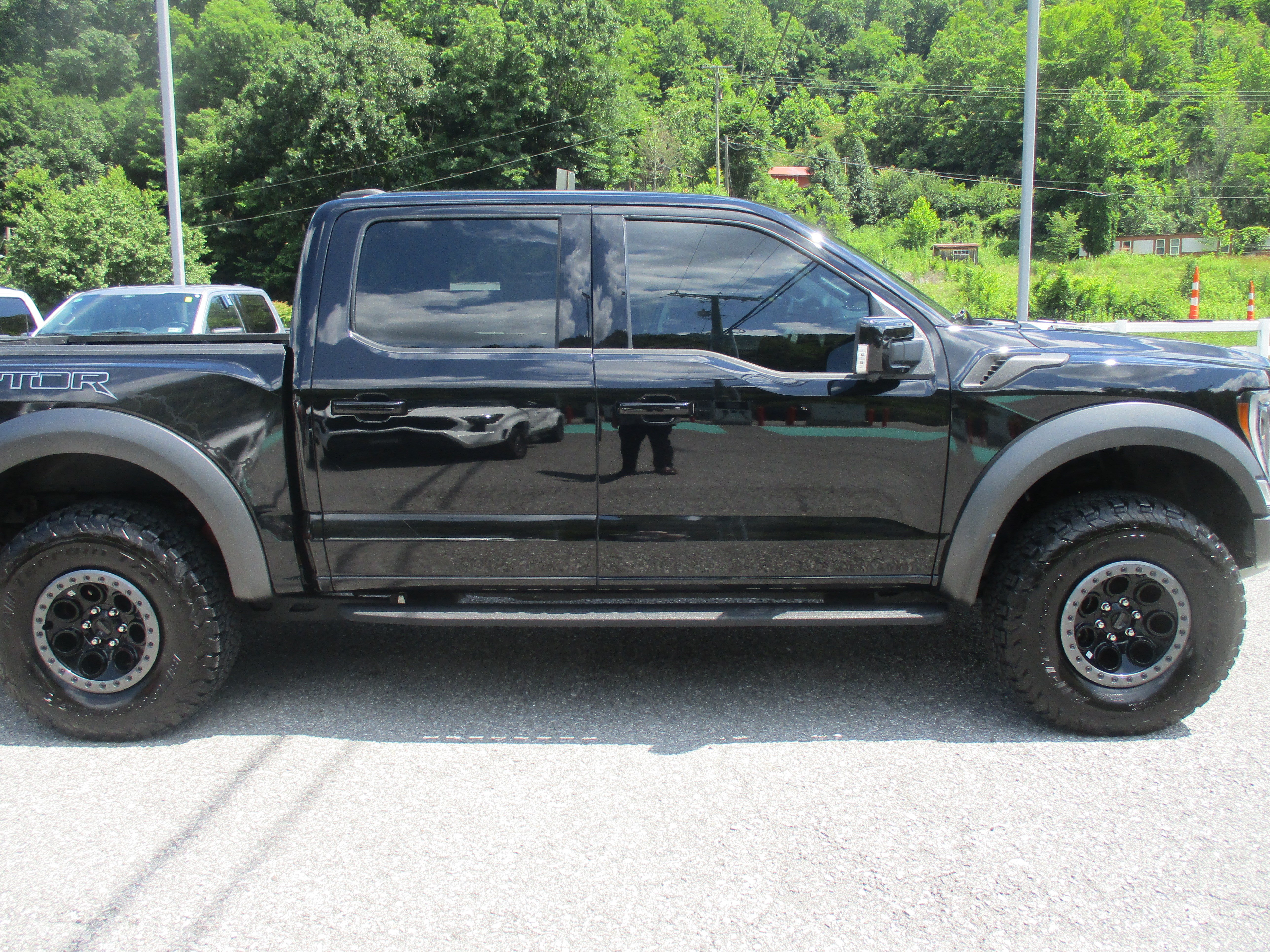 Used 2022 Ford F150 Raptor w/ Raptor 37 Performance Package AWD/4WD image 3