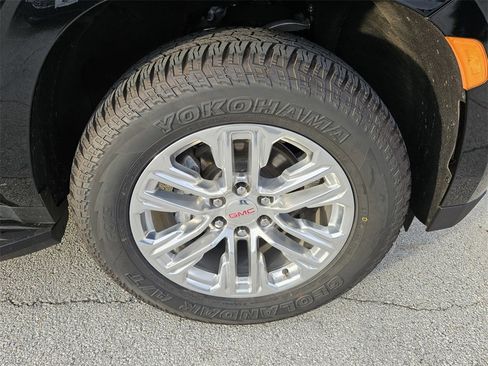 Used 2024 GMC Yukon SLT image 41