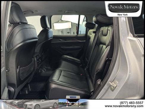 Used 2023 Jeep Grand Cherokee Limited AWD/4WD image 13